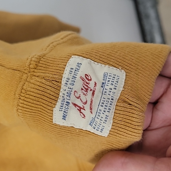 Men's Size Large American Eagle Outfitters Gold hoodie - Pre-owned. - Picture 3 of 6